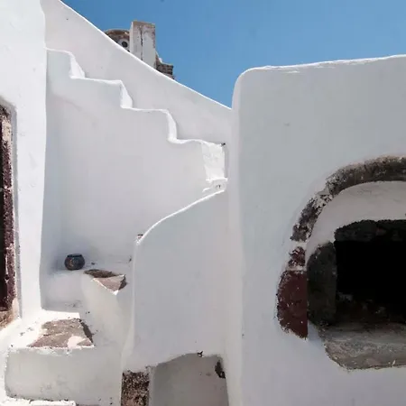 Zoe Aegeas Traditional