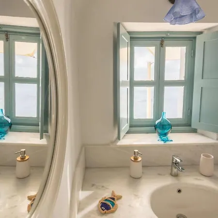 Zoe Aegeas Traditional Apartahotel 3*