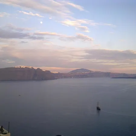 Zoe Aegeas Traditional Apartahotel 4*