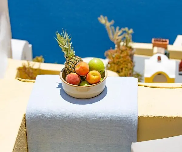 Zoe Aegeas Traditional 4* Oia