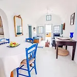 Lägenhetshotell Zoe Aegeas Traditional 4*