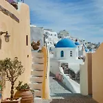 Zoe Aegeas Traditional Oia