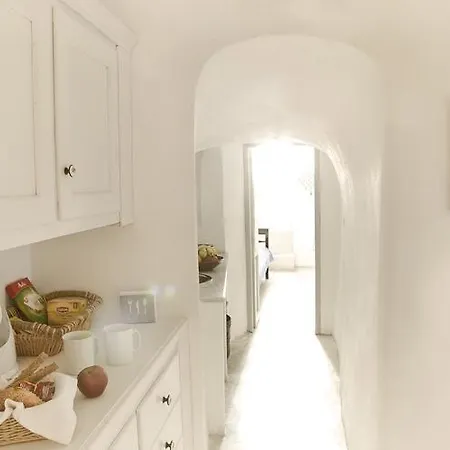 Ξενοδοχείο με διαμερίσματα Zoe Aegeas Traditional 4*