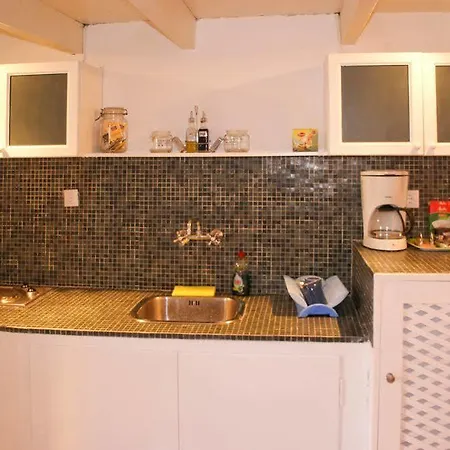 Ξενοδοχείο με διαμερίσματα Zoe Aegeas Traditional